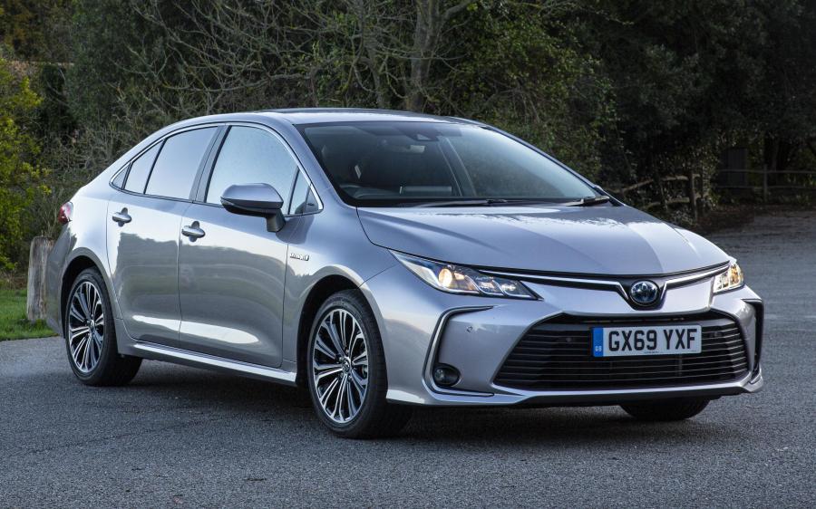 Toyota Corolla Hybrid Sedan (UK) '2019